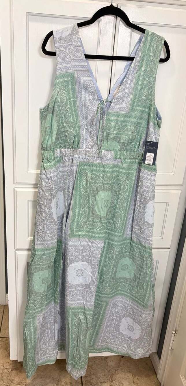 Universal Thread Sleeveless Maxi Dress in Mint and Light Gray Paisley